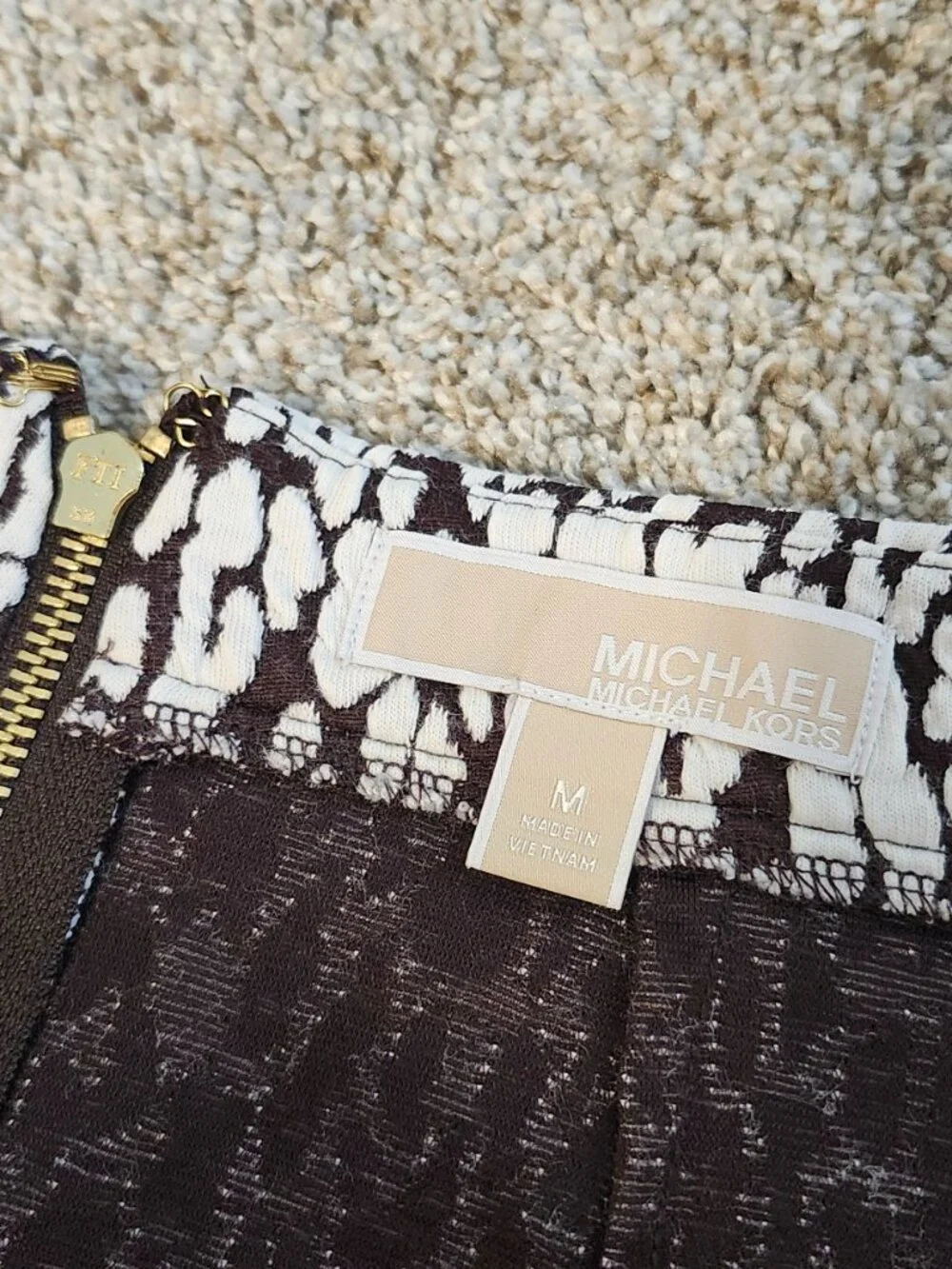 Michael Michael Kors Brown & White Patterned Skirt – Size M – EUC - Picture 6 of 7